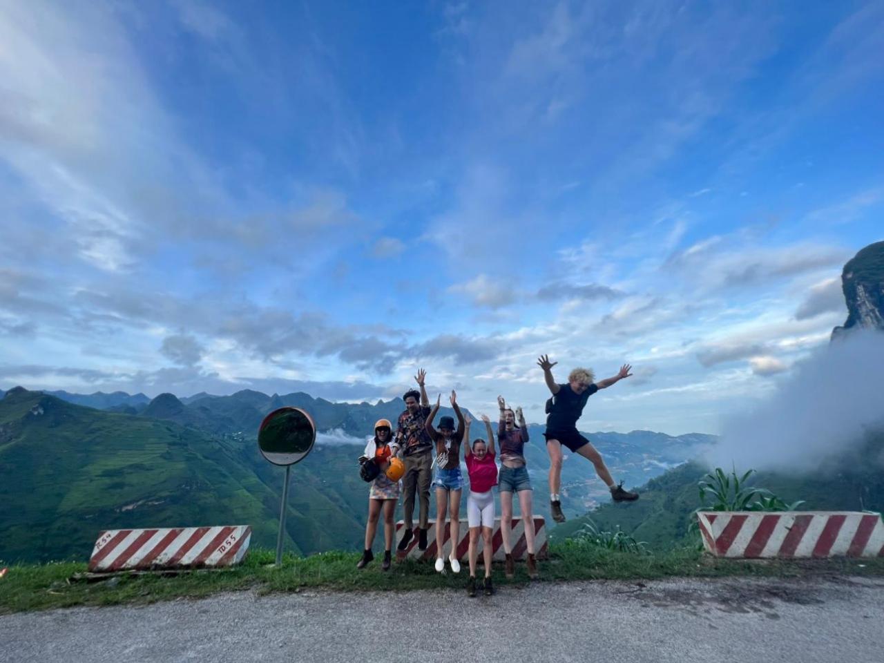 Ha Giang City Hostel Buitenkant foto